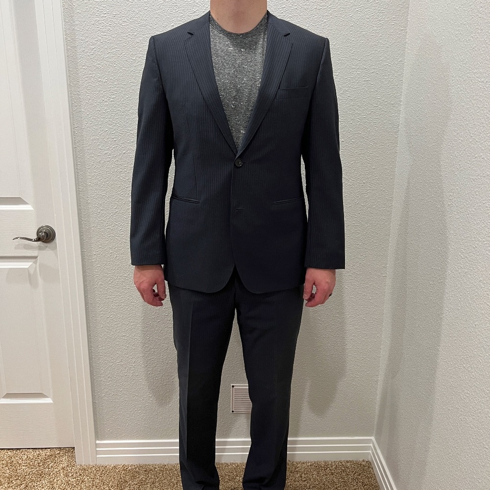 Men's Hugo Boss Suit. Navy, Grey, Blue stripe pattern. 40 Regular. 34 in waist.
